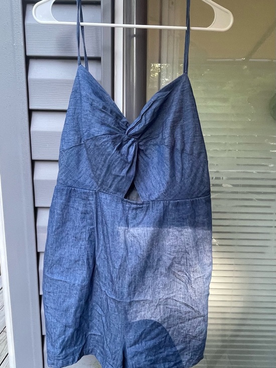 Old Navy Pants - Romper with Pockets.Adorable with Peep hole which makes it Sexy!!